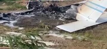 Літак розбився біля аеропорту в росії, ніхто не вижив: перші подробиці та кадри з місця