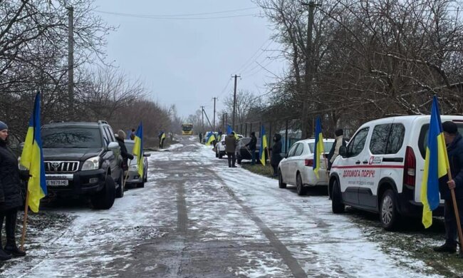 Остались родители и брат с сестрами: на фронте оборвалась жизнь молодого Героя, кадры прощания