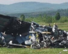 Літак зі спортсменами впав відразу після зльоту, багато загиблих: перші кадри трагедії в Росії