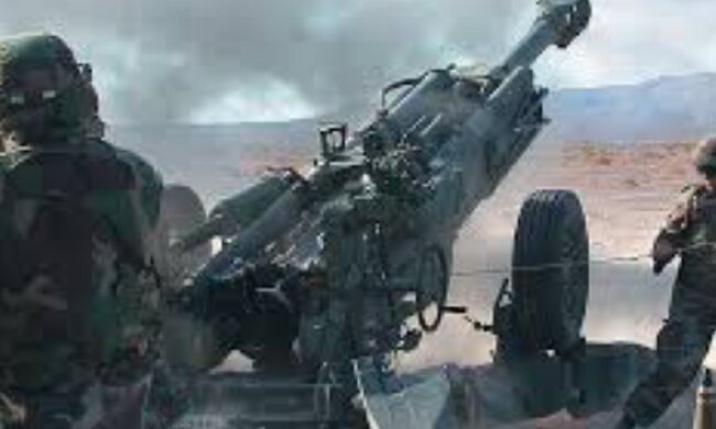 Оккупанты обстреляли стадион школы и лицей на Днепропетровщине: кадры последствий