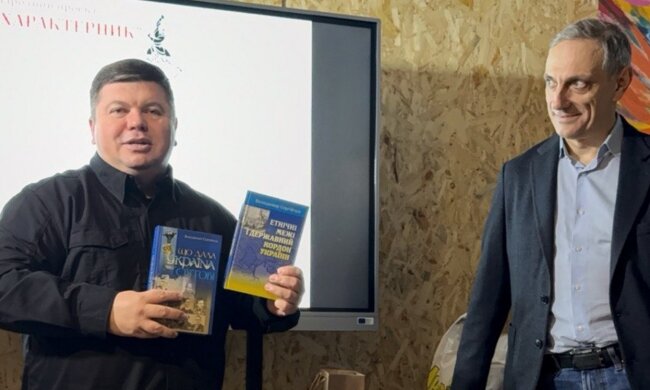 Казацкие тайны на Куреневке: в киевском лицее учащиеся встретились с автором книги о характерниках