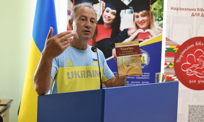 Микола Томенко
