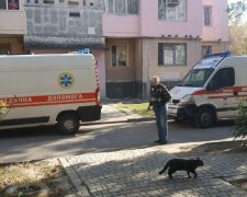Загроза вибуху в одеській багатоповерхівці, з'їхалися поліція і медики: кадри з місця події