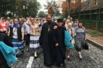 Российский триколор в центре Киева: участники крестного хода громко оскандалились, украинцы возмущены