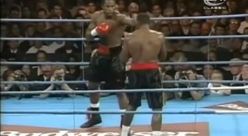 Найзагадковіший нокаут в історії боксу, відео: "Вдарив не дивлячись і відправив на канвас"