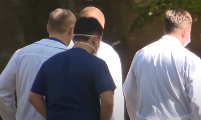 "Ми задихаємося": у Харкові персонал не справляється з китайським вірусом, лікарі панікують