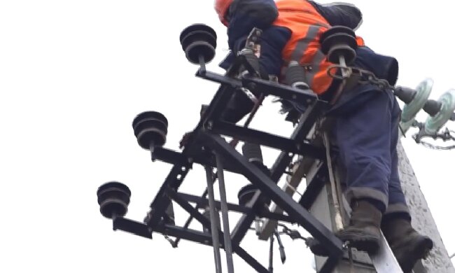 Графіки відключення світла в Дніпропетровській області на 18 грудня