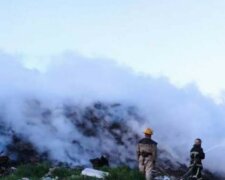 Масштабный пожар вспыхнул на Одесчине, борьба растянулась на несколько часов: кадры