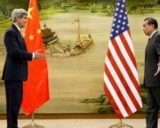 Госсекретарь США Джон Керри и глава МИД Китая Ван И