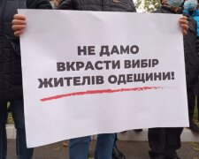 Партія "Наш край" провела акцію протесту під Апеляційним адмінсудом в Одесі: подробиці і фото