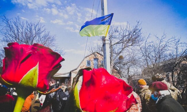 Под Киевом провели в последний путь молодого воина ВСУ: "Невозможно смириться..."