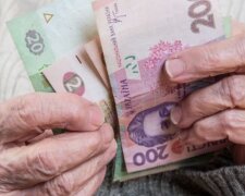 Пенсии в Украине пересчитают: кому добавят 1000 грн