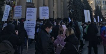 "Наши дети хотят есть": бунт против карантина разгорелся в центре Харькова, люди устали терпеть , фото
