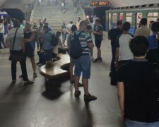 Работники метро взбунтовались в Харькове: кадры отчаяния и подробности