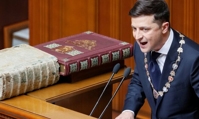 article5ce273a3a66570.32700895