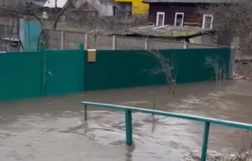 Объявлен красный уровень опасности: стихийное бедствие грозит не только Киевщине, какие территории под угрозой