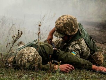 Оккупанты пошли в атаку, бойцов ВСУ кроют из артиллерии: срочное сообщение штаба о раненых
