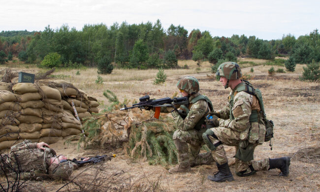 военные бойцы военнослужащие