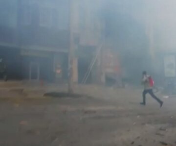 Люди кричат из-под завалов: иранский дрон ударил по жилому дому в центре Киева, появились кадры