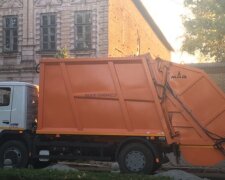 В Одесі дитину зніс сміттєвоз: що відомо про хлопчика і кадри ДТП