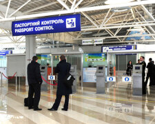 В столичном аэропорту задержали военных-мошенников из РФ