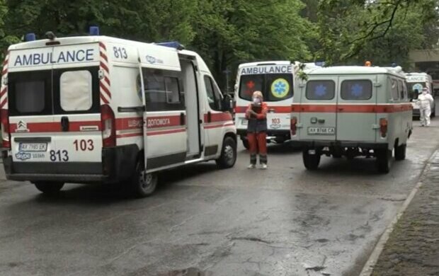 "Відволіклися всього на хвилину": 3-річний хлопчик випав з вікна в свій день народження