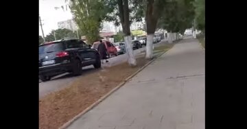 В Одесі пенсіонерка прославилася після боротьби з автохамами: відео облетіло мережу