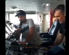 «Русский корабль, иди...»: Грузинський балкер відмовився заправляти судно РФ