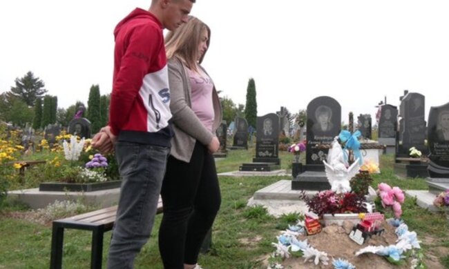 "Ей не нравилось, что я долго рожаю": родители винят акушерку в потере первенца, что известно о несчастье