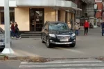 Автохамы устроили беспредел возле больницы в Харькове, кадры: "пастбище оленей"