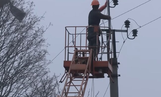 Графіки відключення світла в Дніпропетровській області на 13 січня