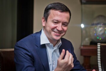 «Слуги народу» Холодов, Устенко і Качура звинуватили міністра економіки в лобізмі тютюнових монополістів: «Відбувається саботаж»