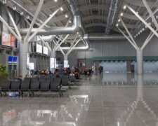 ЧП в аэропорту Одессы: самолеты с пассажирами не долетели до места назначения, кадры