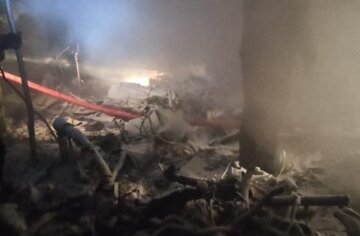 Авиакатастрофа в России: самолет рухнул во время посадки, первые фото с места ЧП