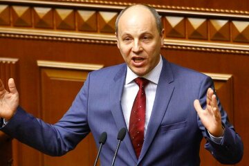Ему можно, у него справка есть: Парубий не на шутку разозлил украинцев, иногда лучше промолчать