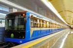Мужчина с ножом устроил переполох в метро Киева: съехались силовики: детали ЧП