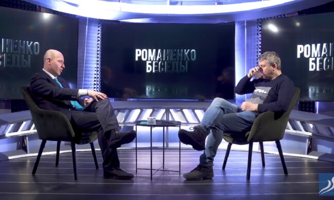 Поки не буде держполітики в тому, що ми називаємо формування громадської думки - ми постійно будемо між двома-трьома центрами впливу, - Бізяєв