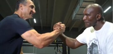 Холіфілд і Кличко разом готуються до повернення на ринг, відео: "Щоб бути легендарним, потрібно..."