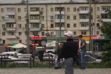 Харків'янин вигулював на майданчику екзотичну тварину: кумедні кадри
