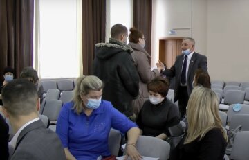 Психіатри вирішили забрати депутата РФ під час засідання, відео: "Прецедент неабиякий"