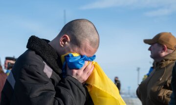 Из российского плена вернули 207 украинцев