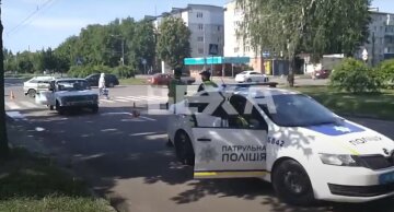 В Харькове машина на большой скорости сбила женщину: видео с места аварии