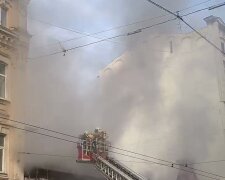 Масштабный пожар в центре Киева: полыхает здание офиса симфонического оркестра, первые кадры