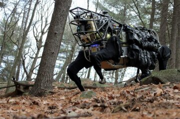 Новейший боевой робот, разработка компании  Boston Dynamics.