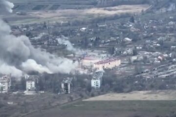 Бахмут, поле боя, фронт