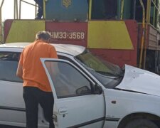 Поезд протаранил авто с украинкой: кадры и детали трагедии