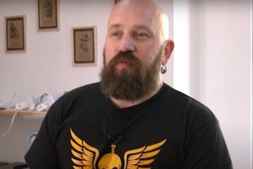 Відомий музикант дорікнув українцям, які ігнорують події на Донбасі: "Ти проти ворога або..."
