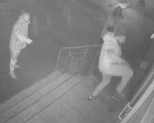 В Одесі вандали розбили скло магазину і пошкодували: відео свавілля і несподівана розв'язка