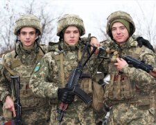 "Тільки тут ми стали близькими": українці захопилися історією трьох братів, які пішли на фронт