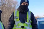 Приїхав вгамувати розборки: під Одесою чоловік побив палицею поліцейського